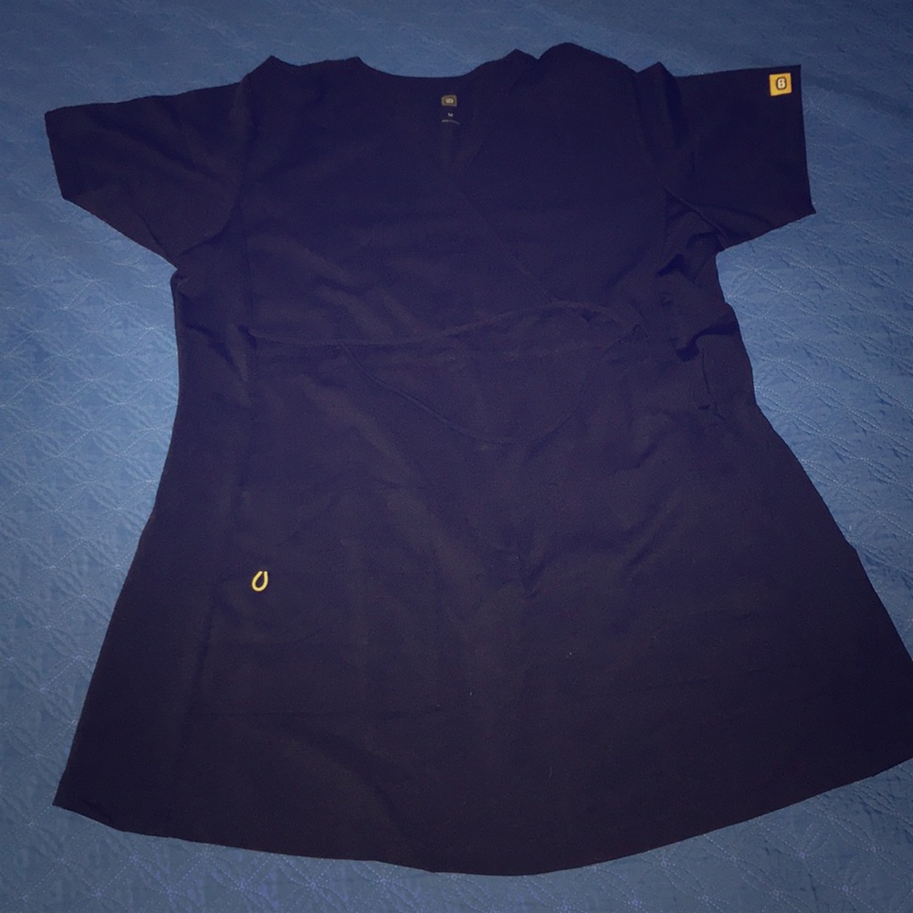 Maternity scrub top M